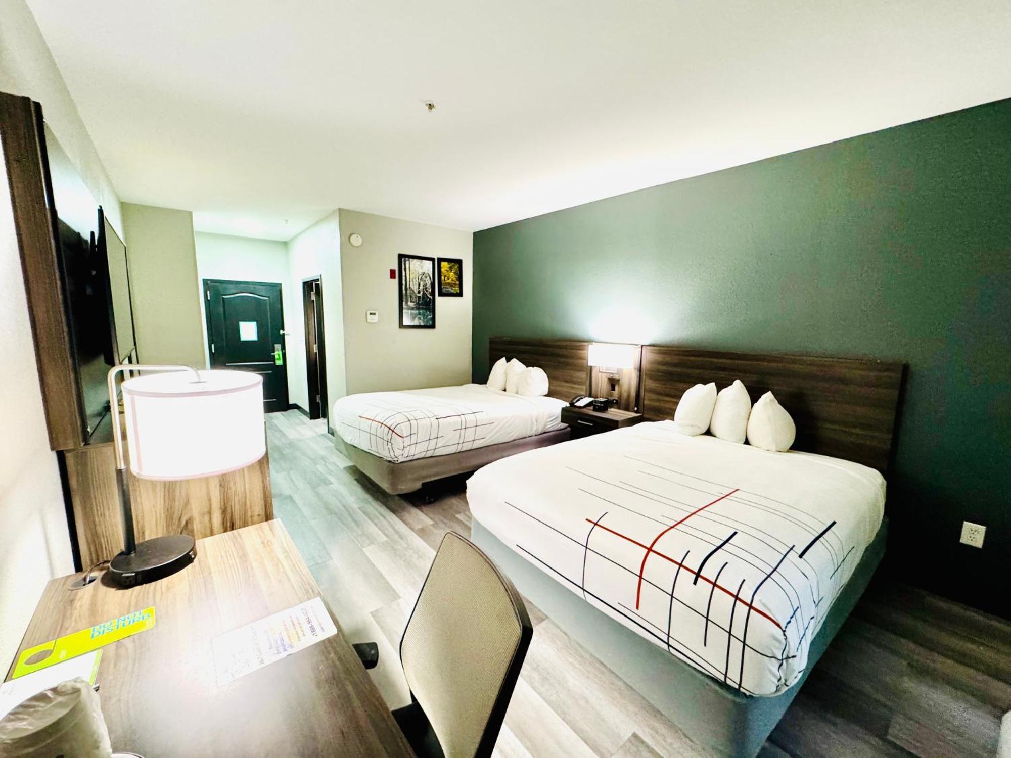 Queen Room with Two Queen Beds - Mobility Access/Non-Smoking,1653532290:JPEG