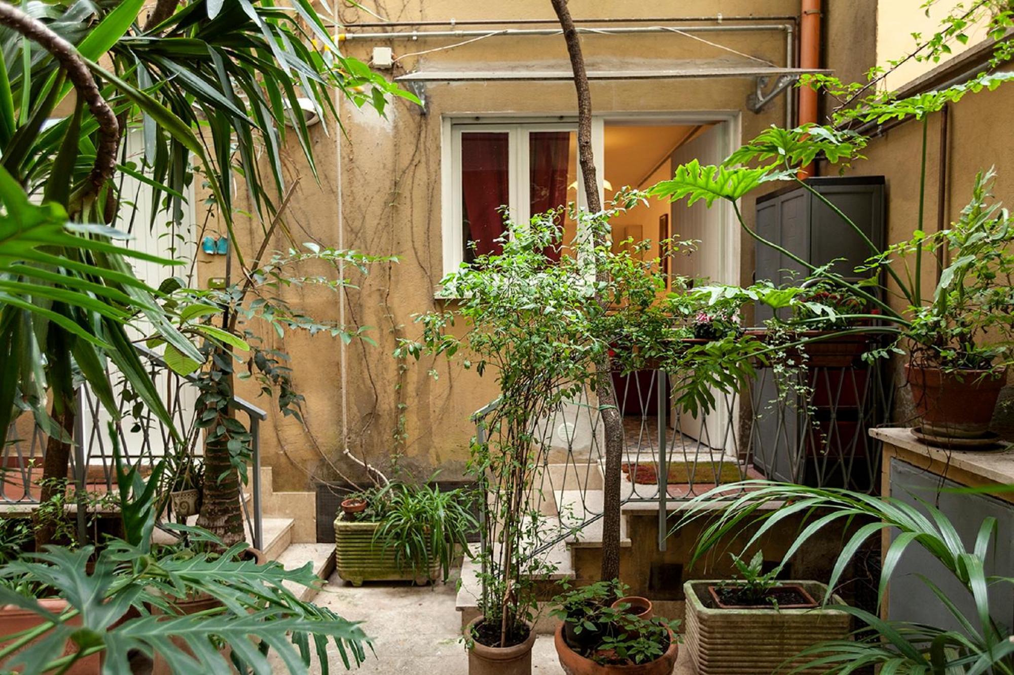 One-Bedroom Apartment with Garden View - Split Level,958442278:JPEG